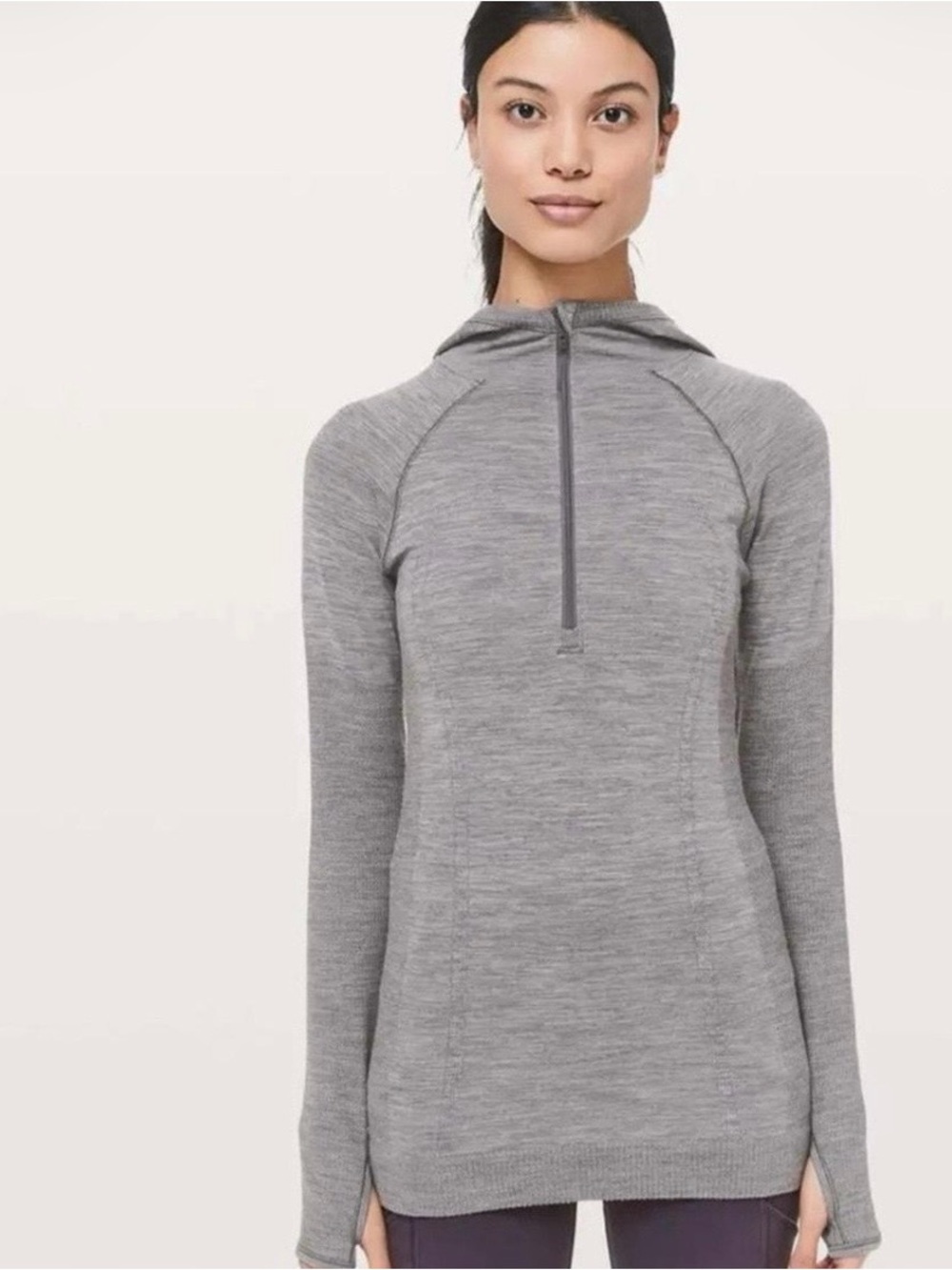The Lululemon Women’s Sz. 6 Swiftly Tech Wool Pullover in heather gray